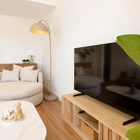 Modern 2 Bed In Habitat