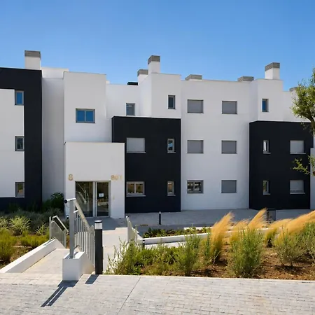 Modern 2 Bed In Habitat * Estepona